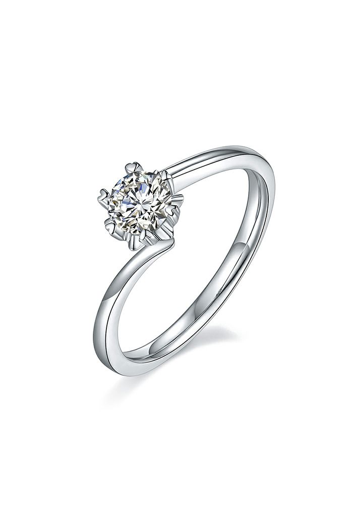 Sumptuous Simple Moissanite Diamond Ring