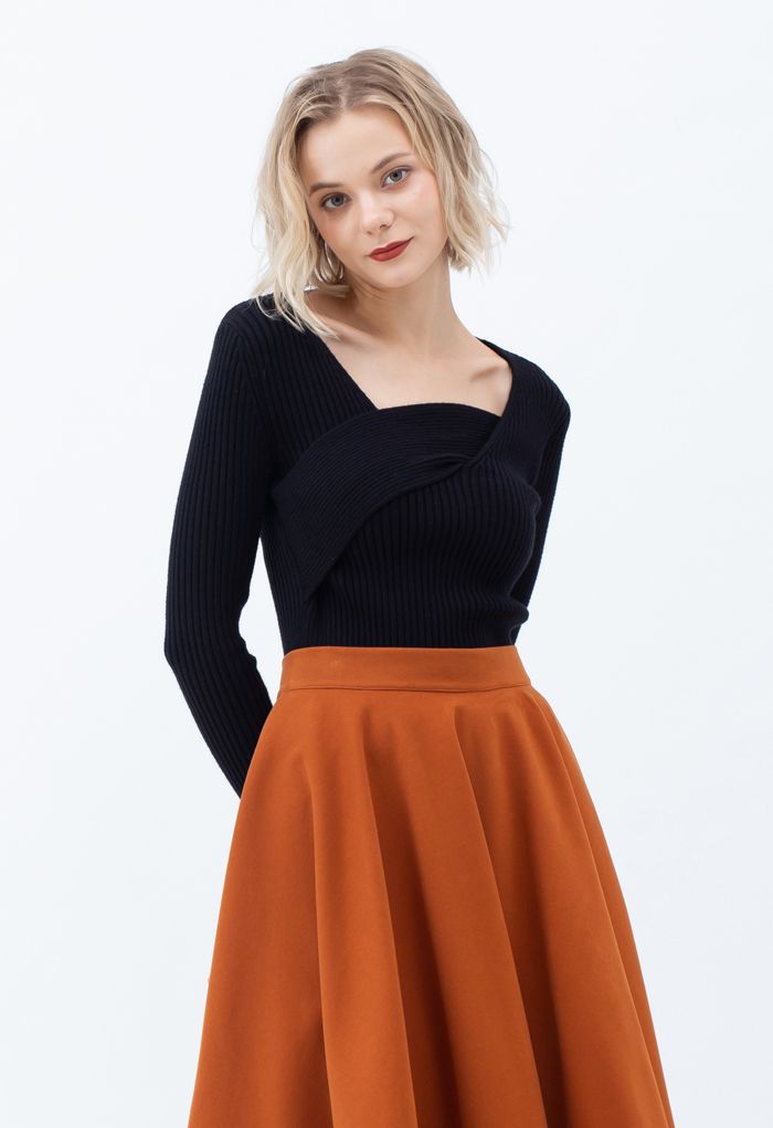 V-Neck Fitted Knit Top in Black