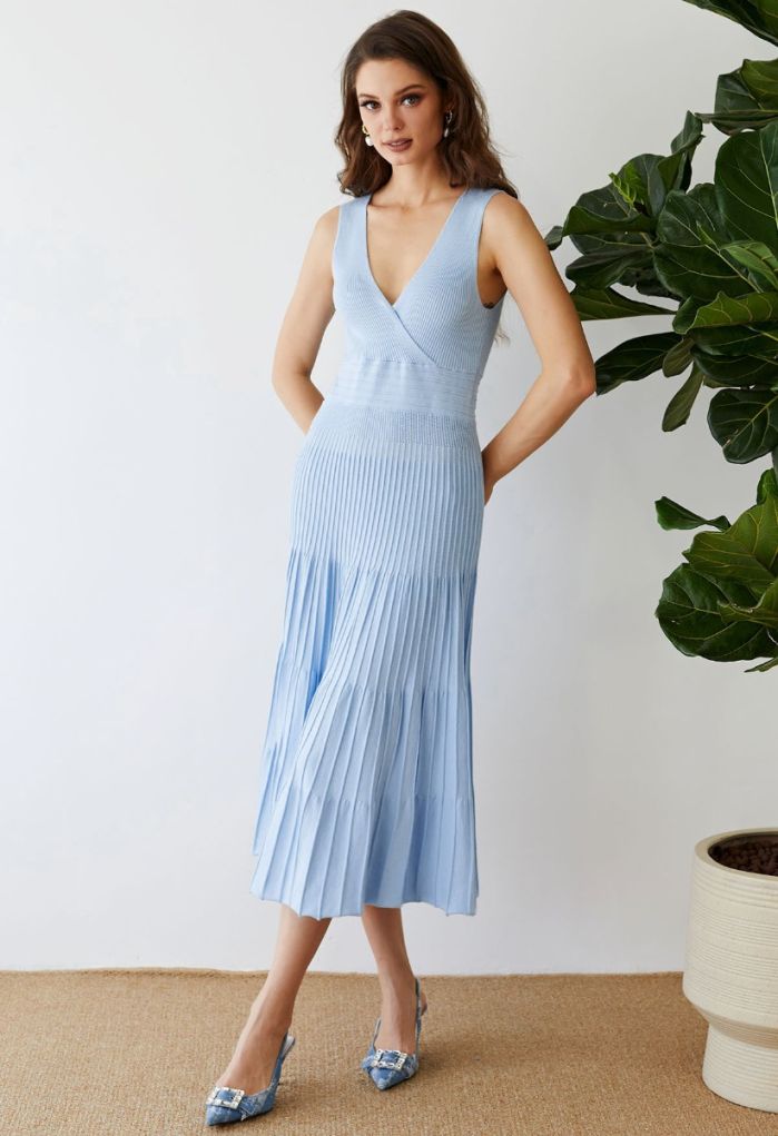 Cut Out Back Faux-Wrap Sleeveless Knitted Midi Dress in Blue