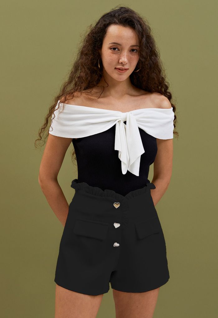 Heart-Shape Buttons Ruffle Trimmed Shorts in Black