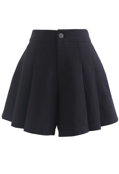 Side Pocket Pleated Shorts in Black