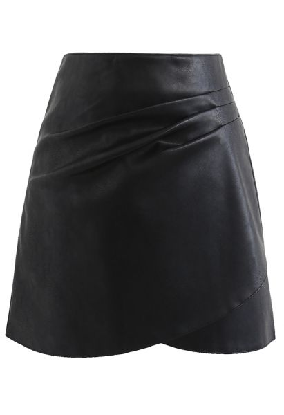 Crisscross Faux Leather Pleated Mini Skirt in Black