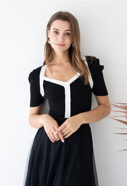 Contrast Line Short-Sleeve Knit Top in Black