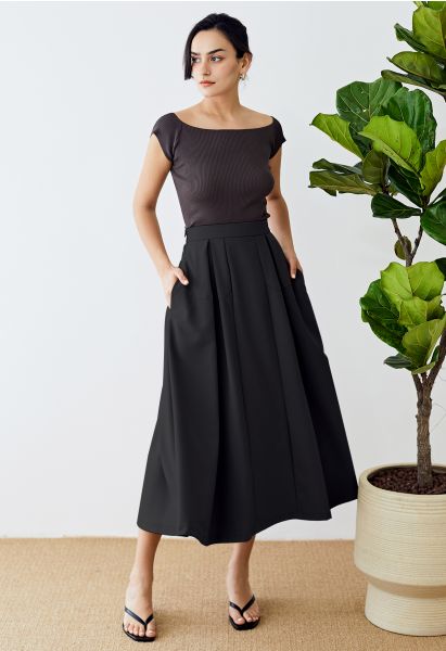 Seam Detailing Pleated A-Line Skirt in Black