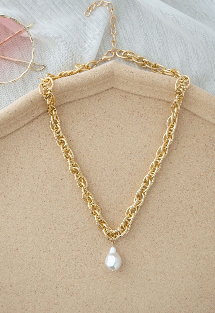 Teardrop Pearl Twist Chain Necklace