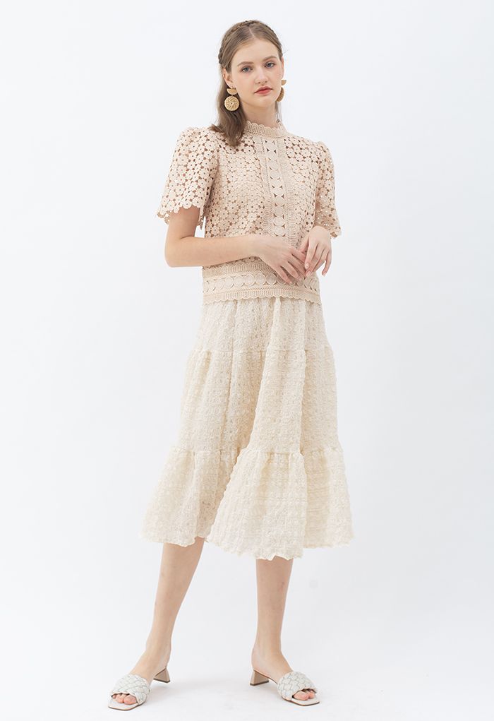 Full of Embossing Frill Hem Midi Skirt in Cream