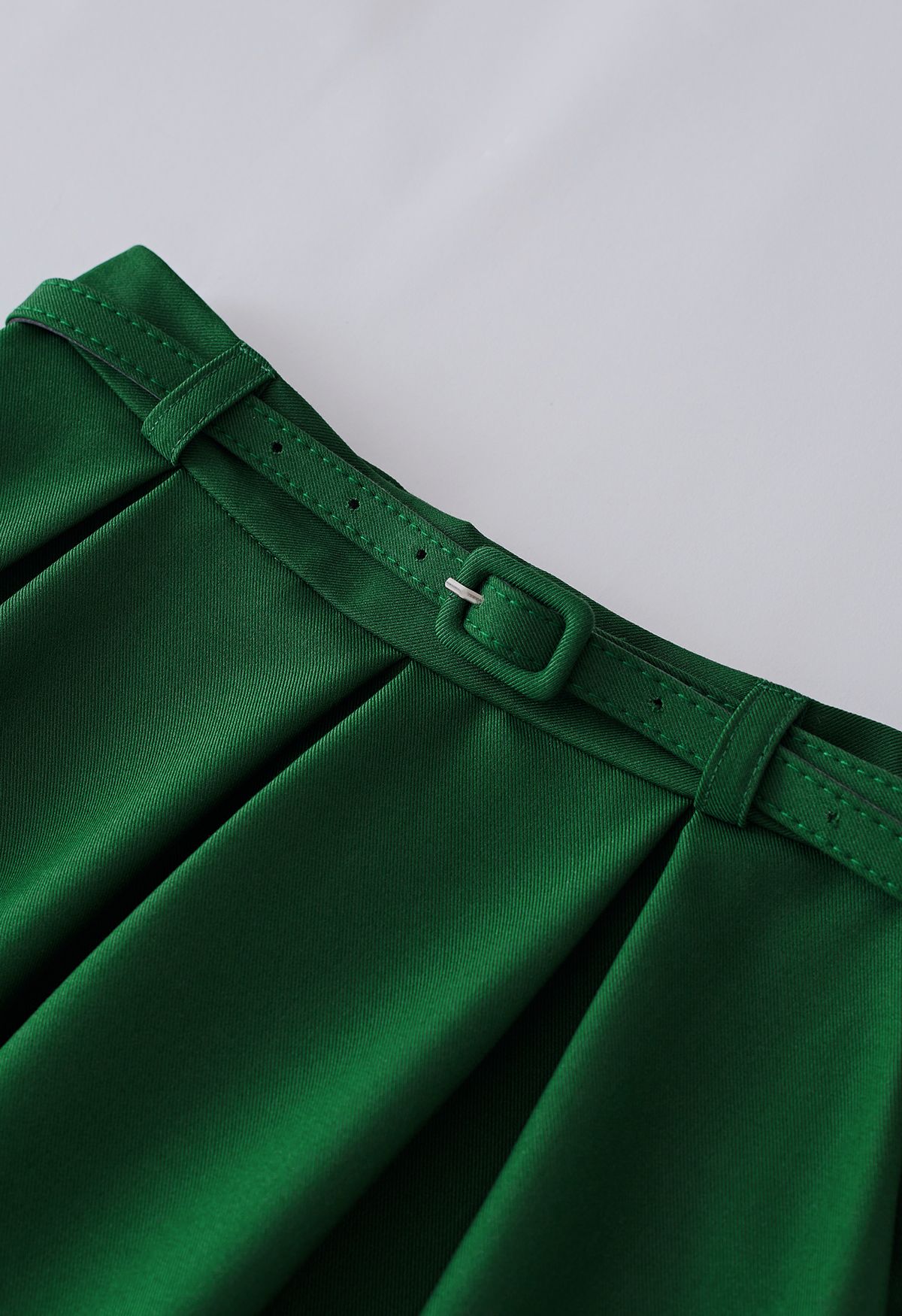 Side Pockets Pleated Belt Midi Skirt in Emerald