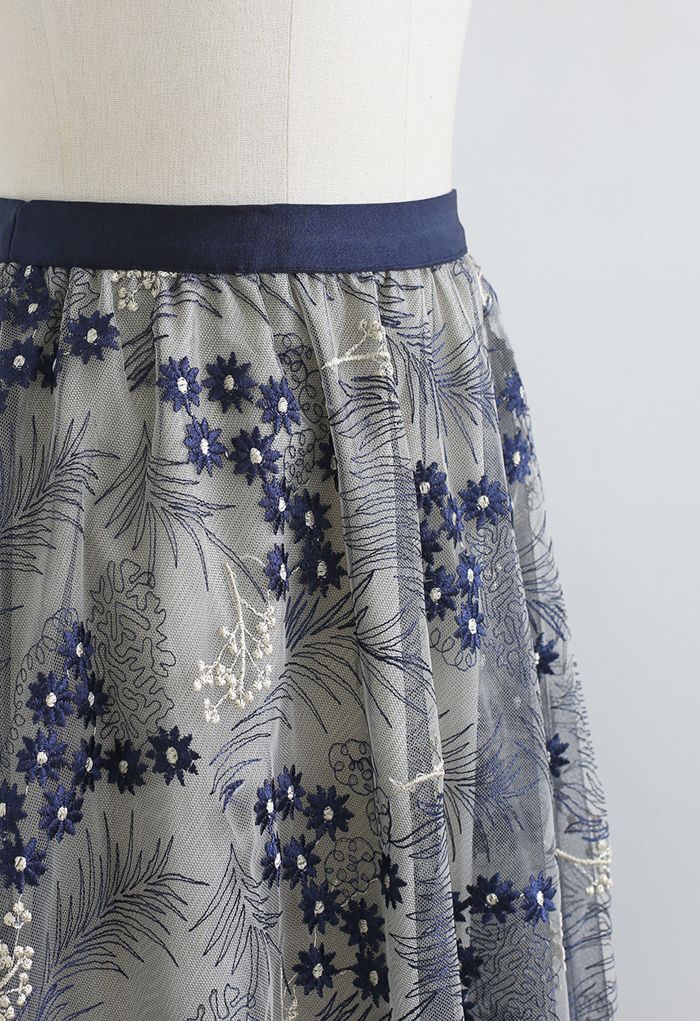 Divine Daisy Embroidered Mesh Tulle Skirt in Navy