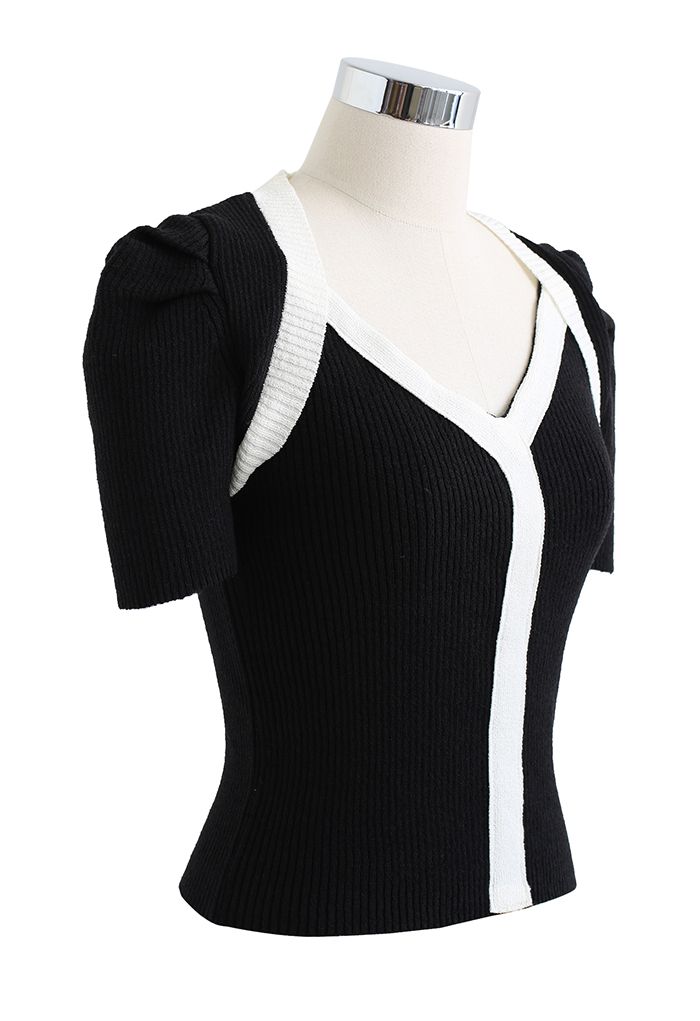 Contrast Line Short-Sleeve Knit Top in Black