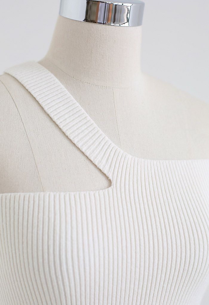 Oblique Shoulder Crop Knit Tank Top in White