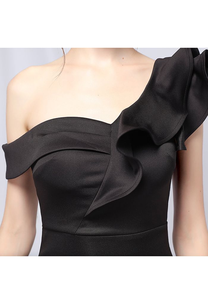 Ruffle One-Shoulder Mermaid Satin Gown in Black