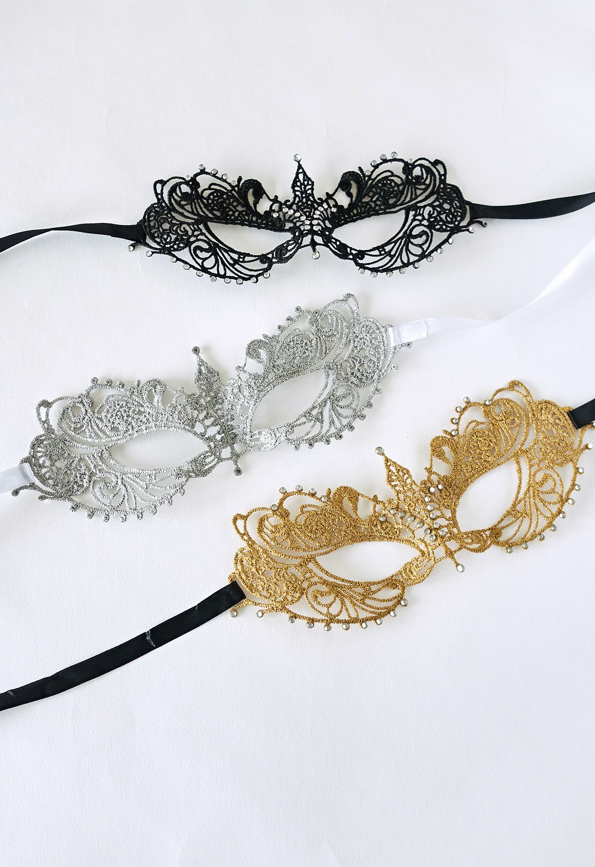 Zircon Trim Lace Ball Mask in Silver