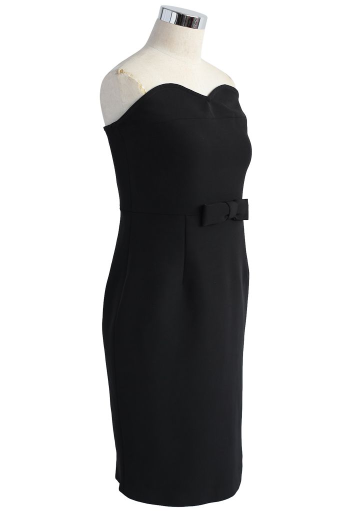 Dignity in Bowknot Strapless Body-con Dress in Black