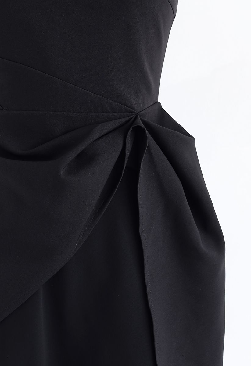 Asymmetric Hem Sleeveless Dress in Black