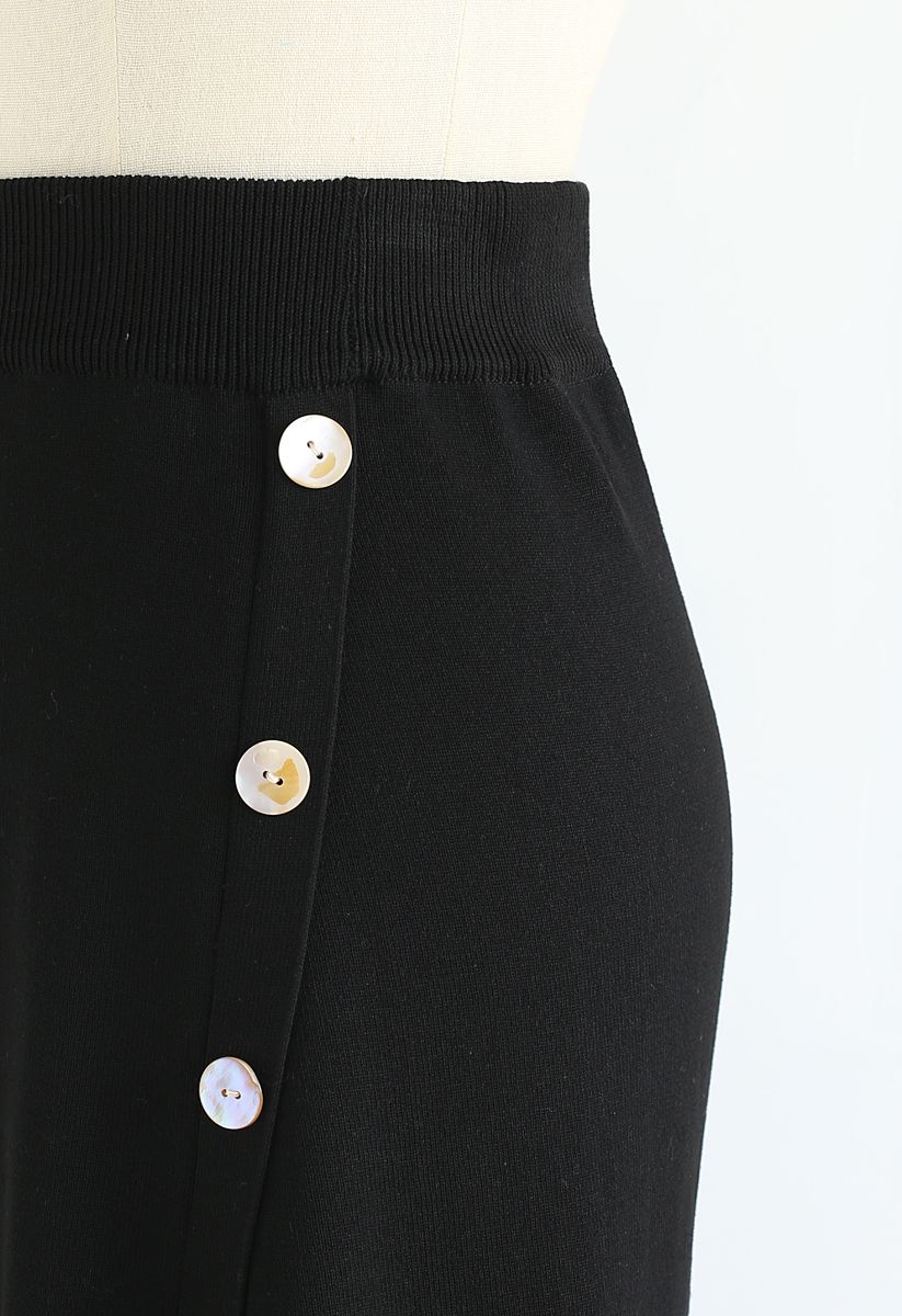 Shell Buttons Trim Asymmetric Knit Skirt in Black