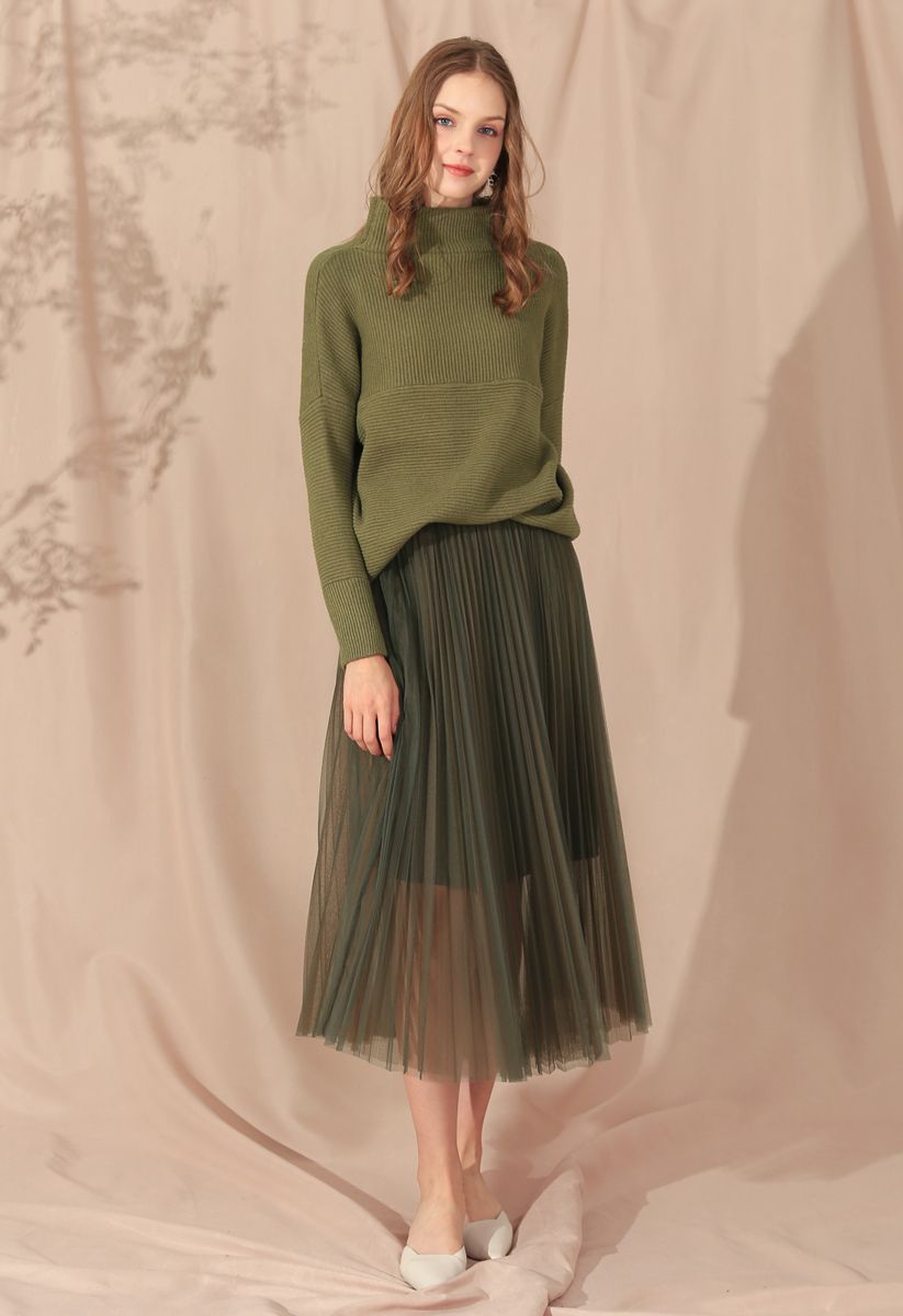 Cozy Ribbed Turtleneck Sweater in Army Green