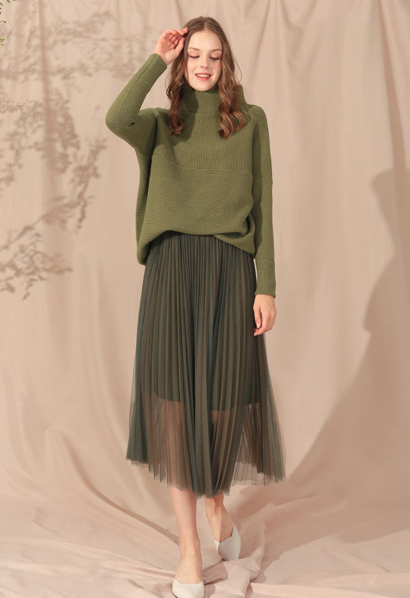 Cozy Ribbed Turtleneck Sweater in Army Green