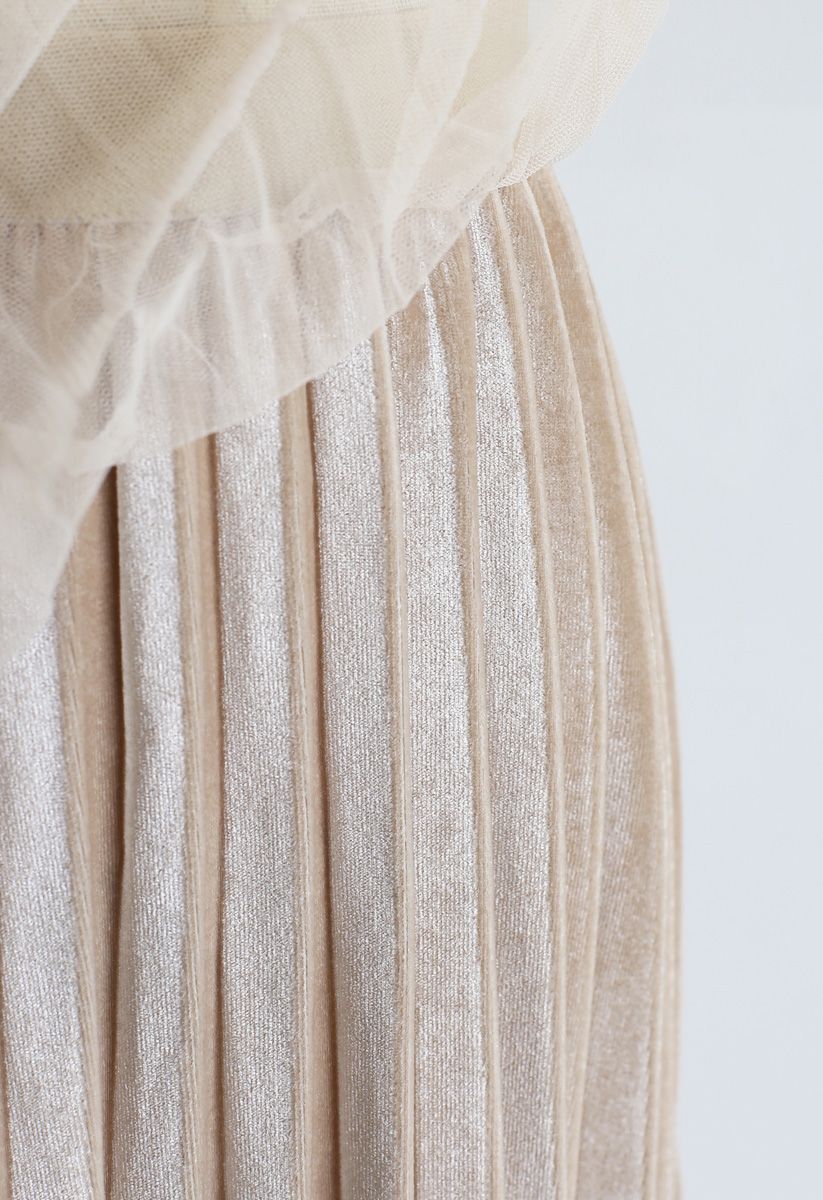 Pearls Embroidered Mesh Velvet Pleated Skirt in Cream