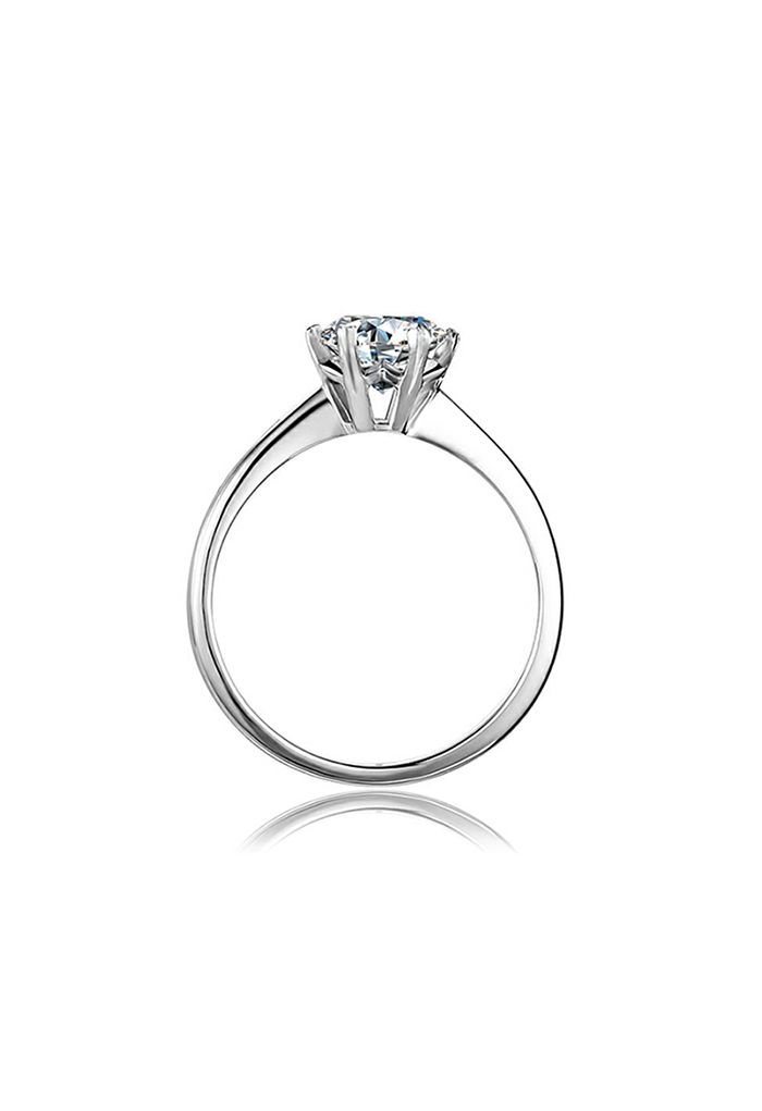 Extravagant Moissanite Diamond Ring