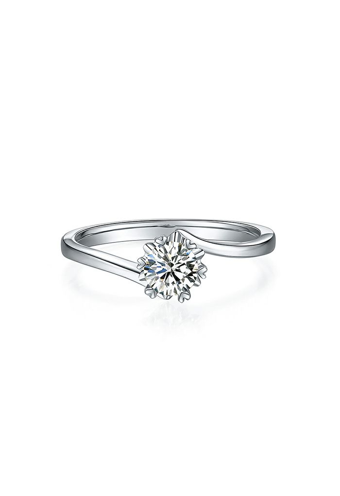 Sumptuous Simple Moissanite Diamond Ring