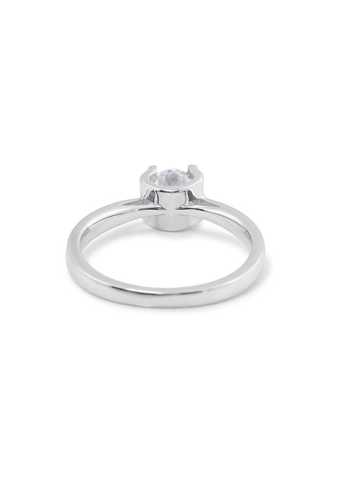 Smooth Trim Single Moissanite Diamond Ring