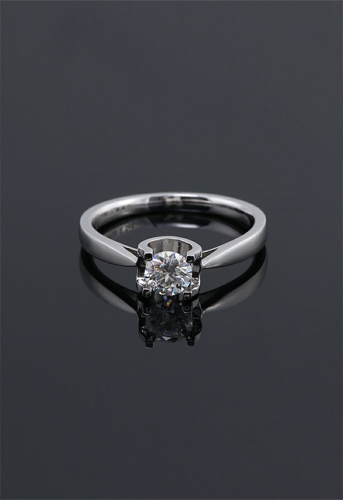 Smooth Trim Single Moissanite Diamond Ring