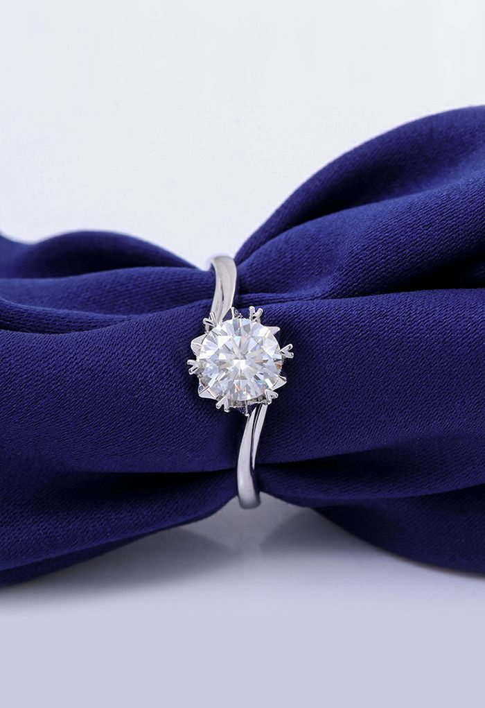 Dislocation Moissanite Diamond Ring