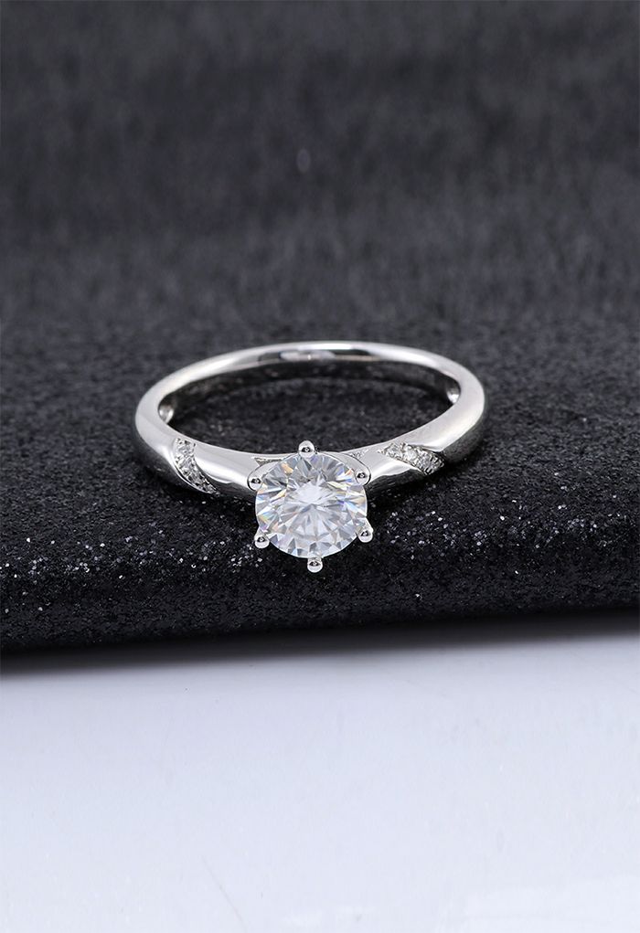Wavy Insert Moissanite Diamond Ring