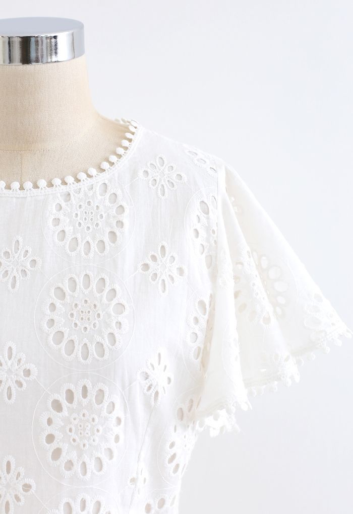Floral Eyelet Embroidered Ruffle Sleeves Crop Top in White