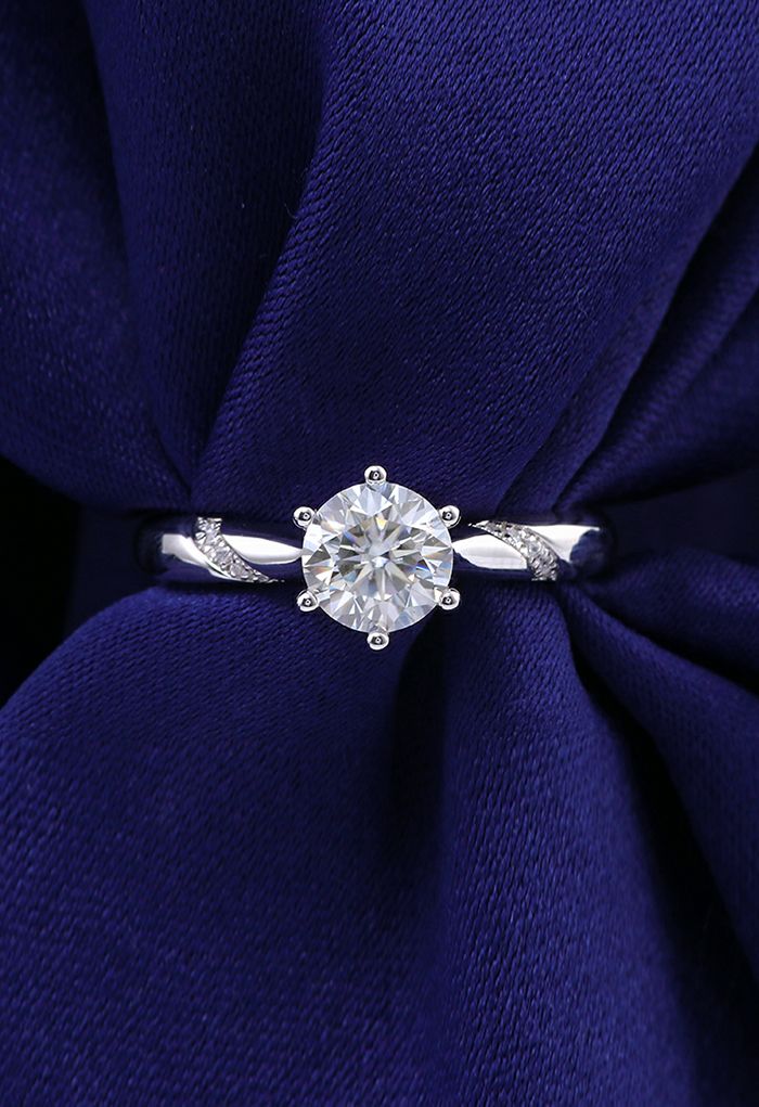 Wavy Insert Moissanite Diamond Ring