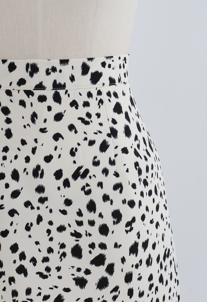 Irregular Dots Print Bud Skirt in Ivory