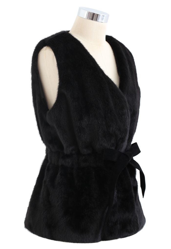 Bowknot Soft Faux Fur Vest in Black