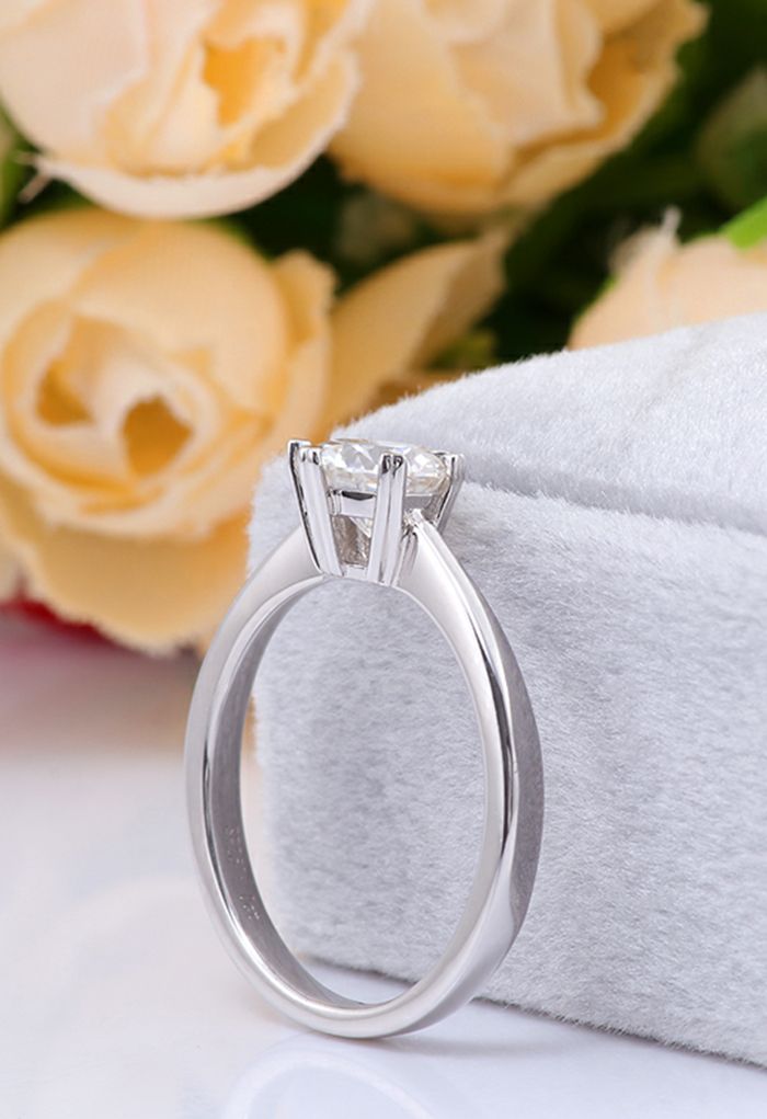 Heart Embellished Moissanite Diamond Ring