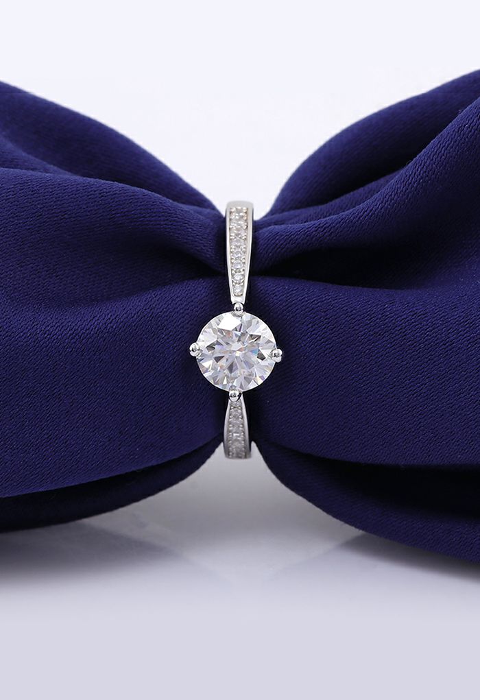 Exceptional Moissanite Diamond Ring