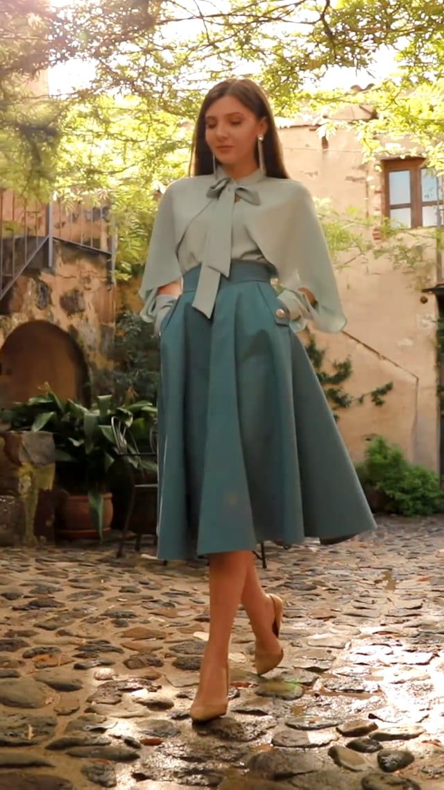 Crush on Casual Bowknot Cape Sleeves Top in Blue Halloween Costumes