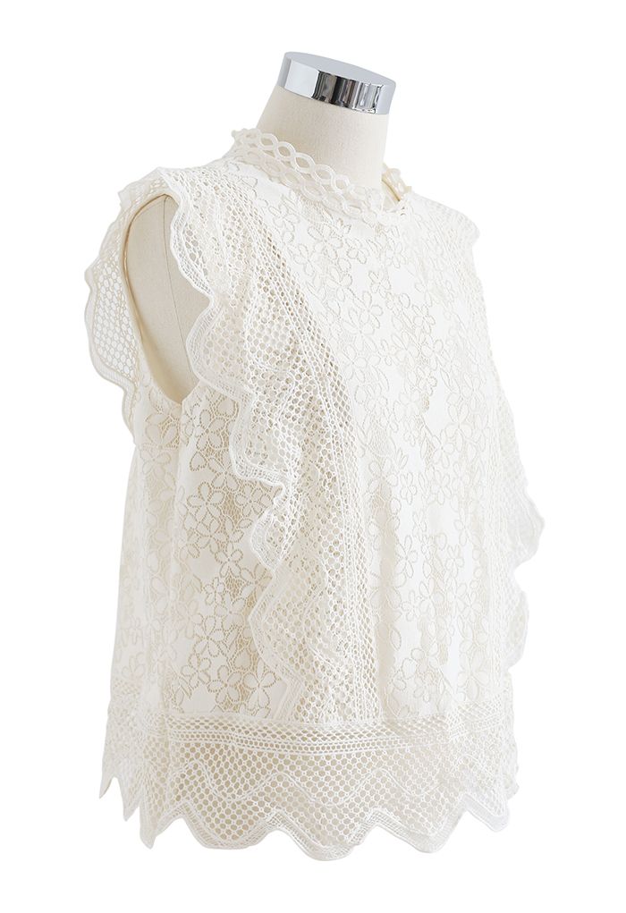 Wavy Edge Flower Lace Sleeveless Top in Ivory