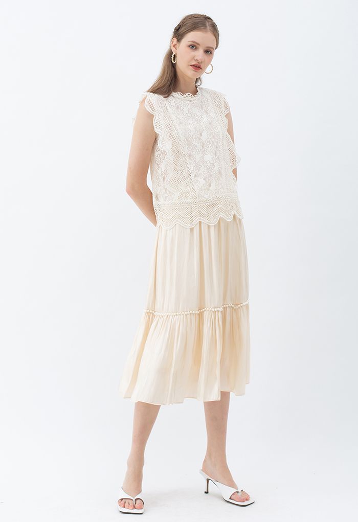 Wavy Edge Flower Lace Sleeveless Top in Ivory