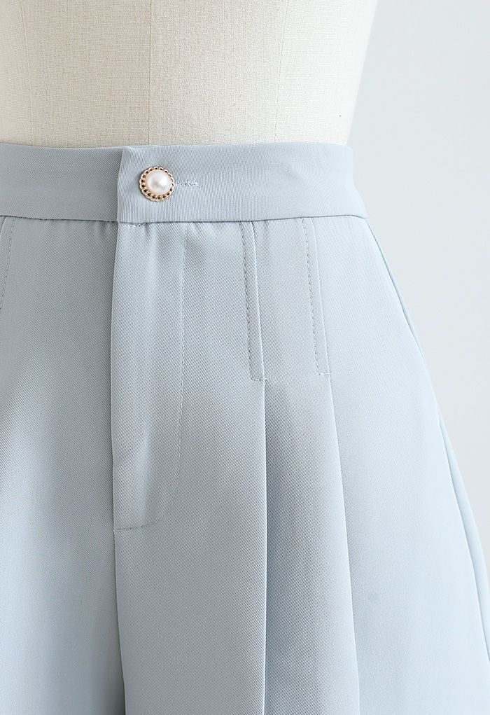 Side Pocket Pleated Shorts in Blue