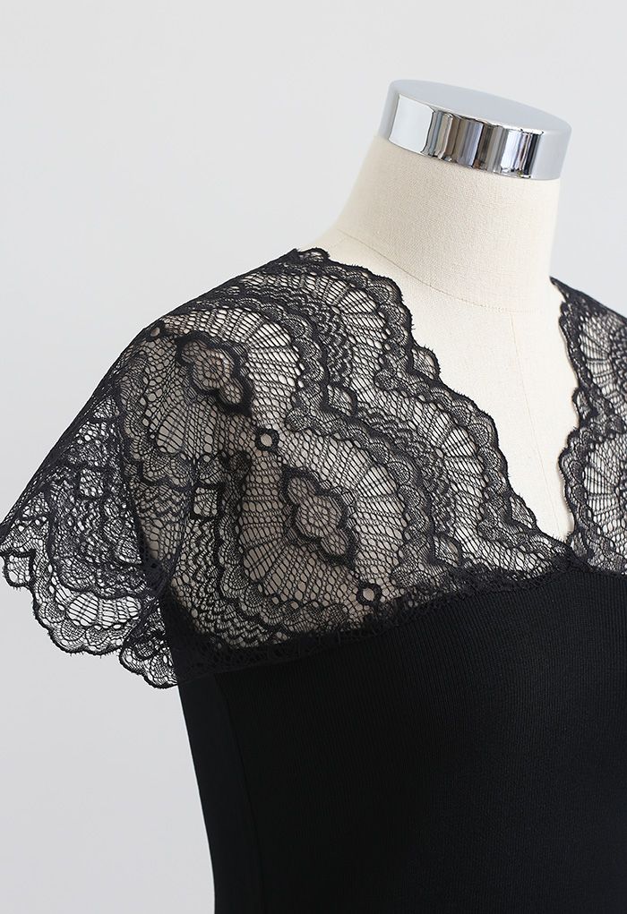 V-Neck Lacy Spliced Knit Top in Black