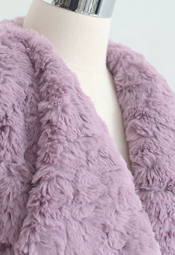 Wide Lapel Snug Faux Fur Coat in Purple