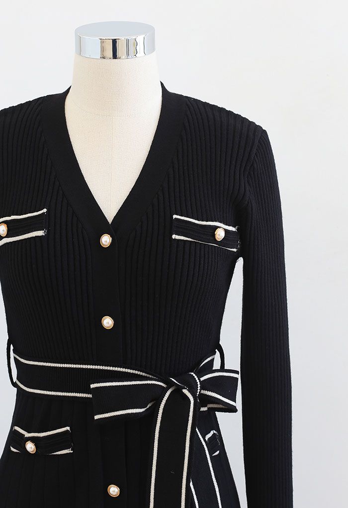 Shimmer Contrast Line Buttoned Knit Dress in Black