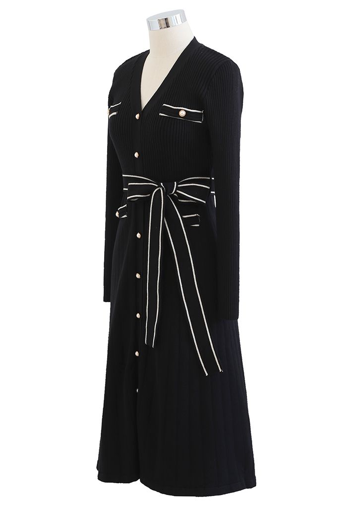 Shimmer Contrast Line Buttoned Knit Dress in Black