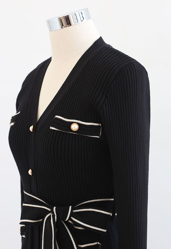 Shimmer Contrast Line Buttoned Knit Dress in Black