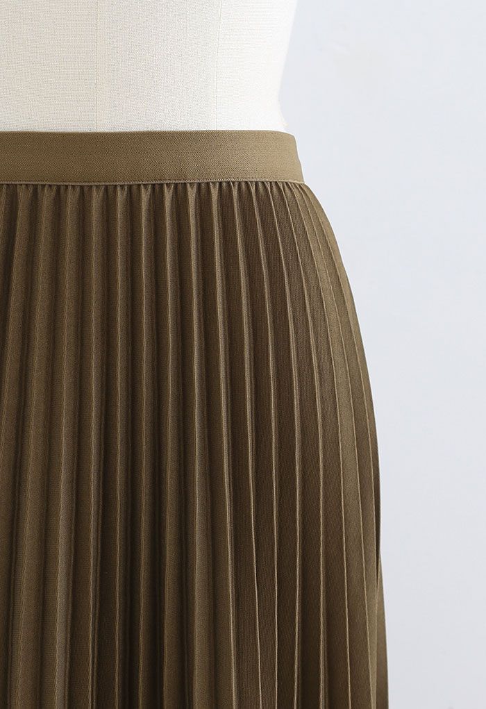 Simplicity Pleated Midi Skirt in Moss Green