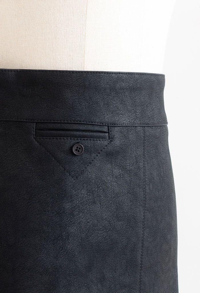 Textured Faux Leather Mini Bud Skirt in Black