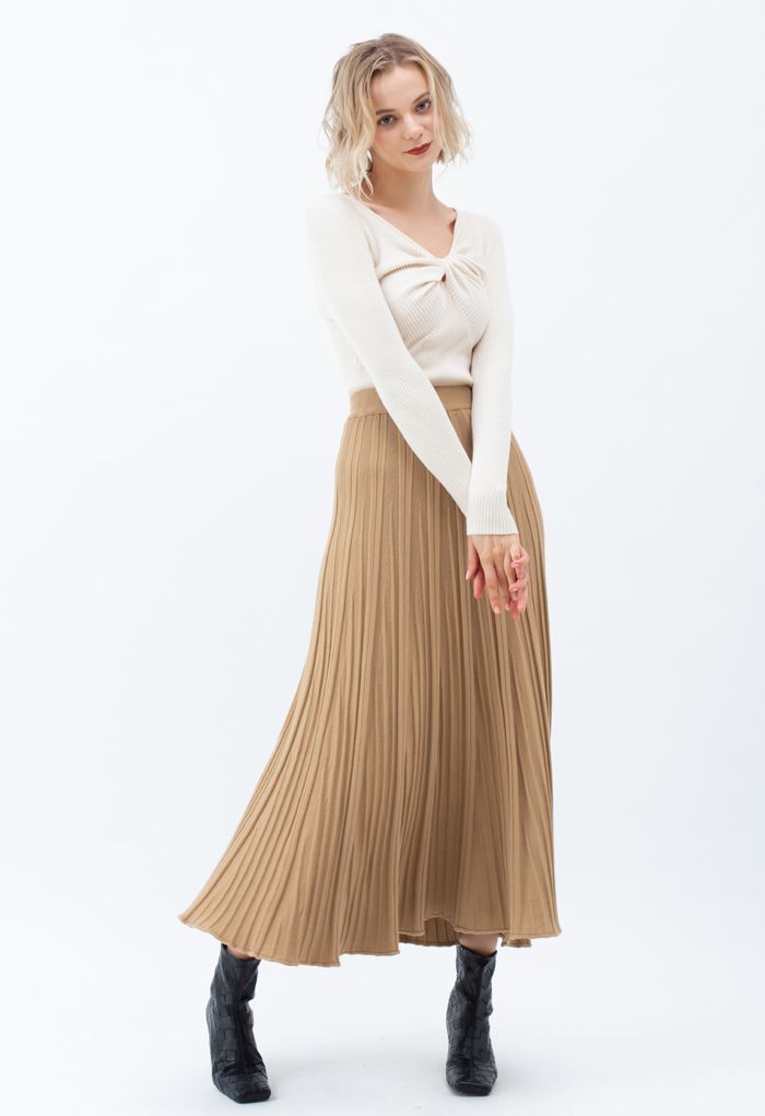 Knotted Front Fitted Knit Top in Ivory