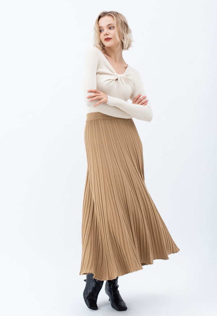 Knotted Front Fitted Knit Top in Ivory