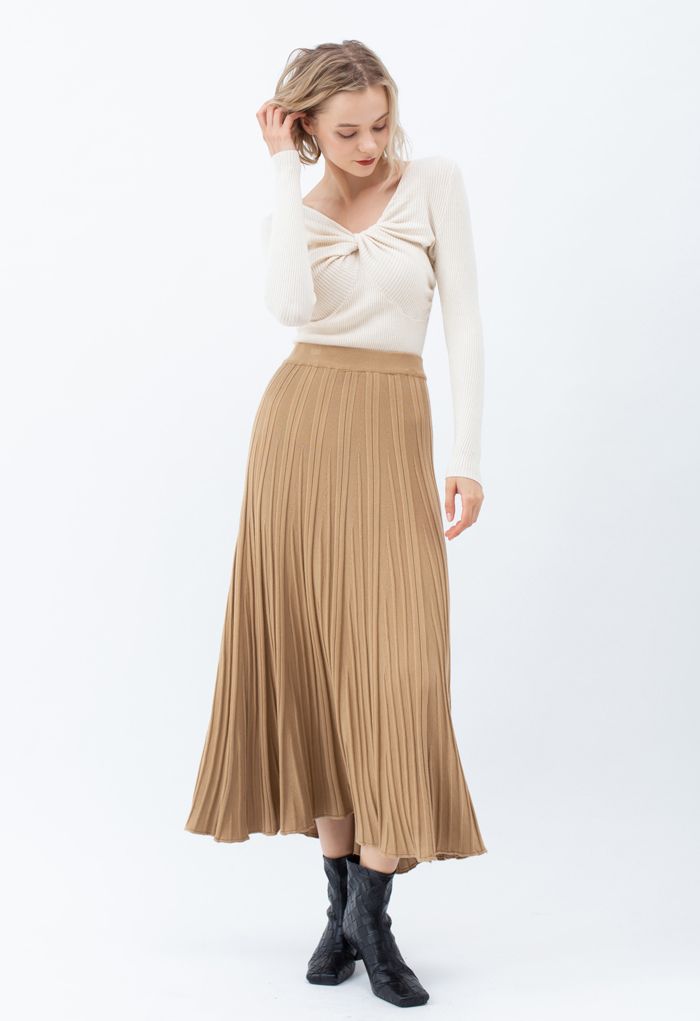 Knotted Front Fitted Knit Top in Ivory