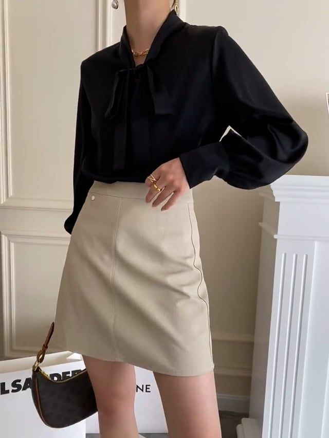 Textured Faux Leather Mini Bud Skirt in Black