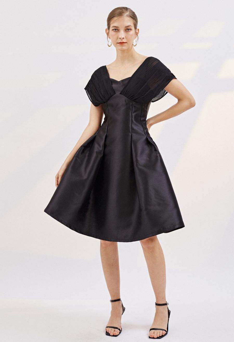 Pleated Chiffon Spliced Cocktail Dress in Black